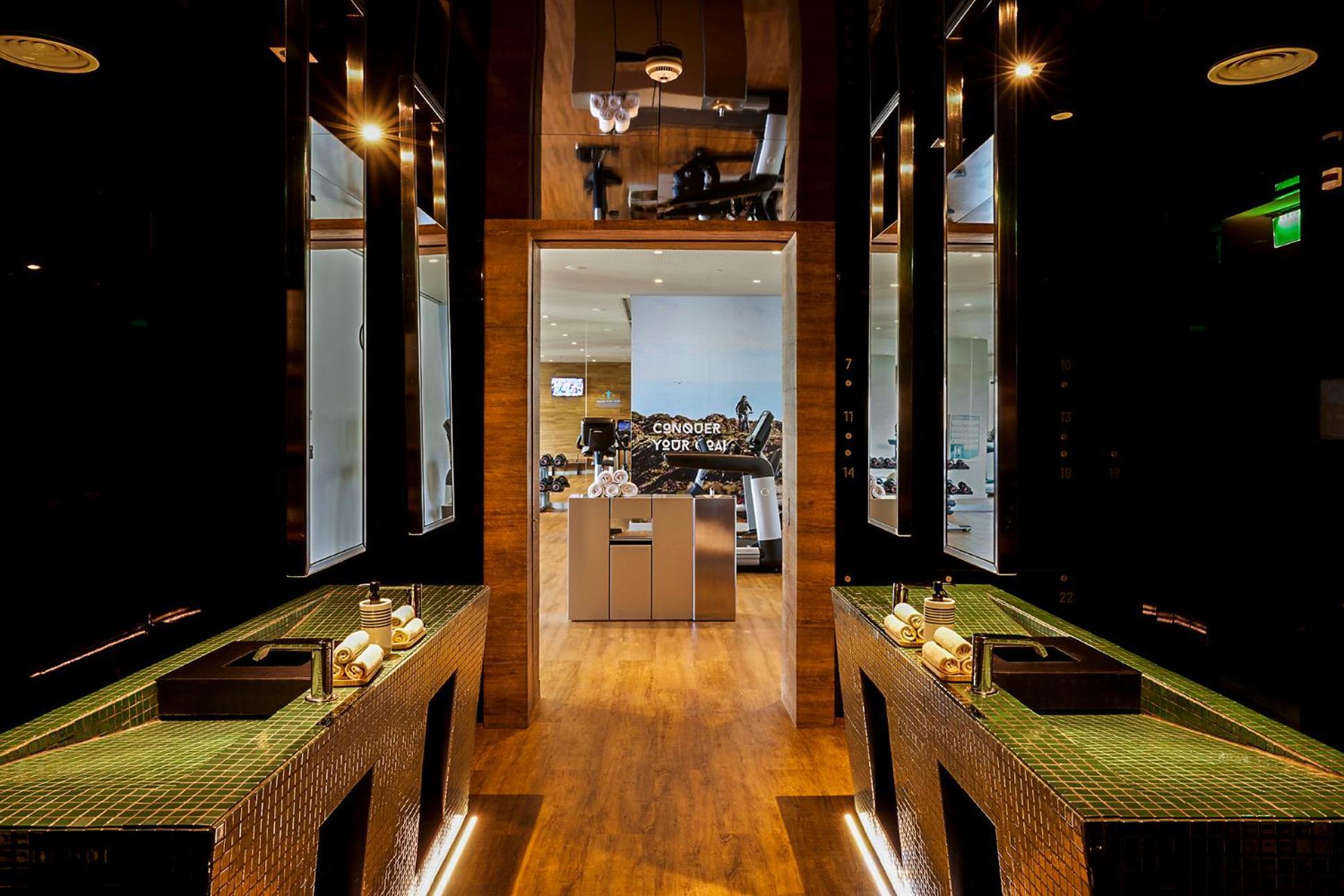 Octant Ponta Delgada Hotel Luaran gambar The kitchen at the restaurant