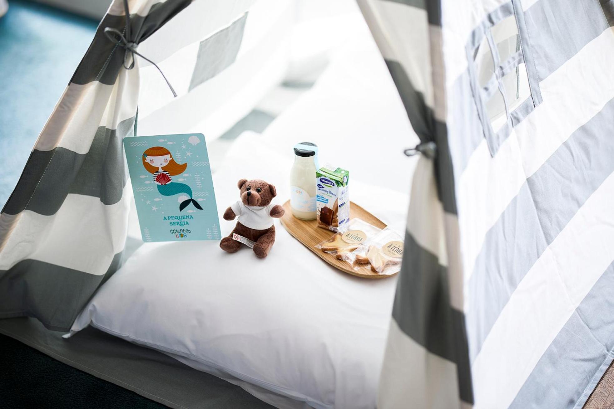 Octant Ponta Delgada Hotel Luaran gambar The interior of a Baby Haven