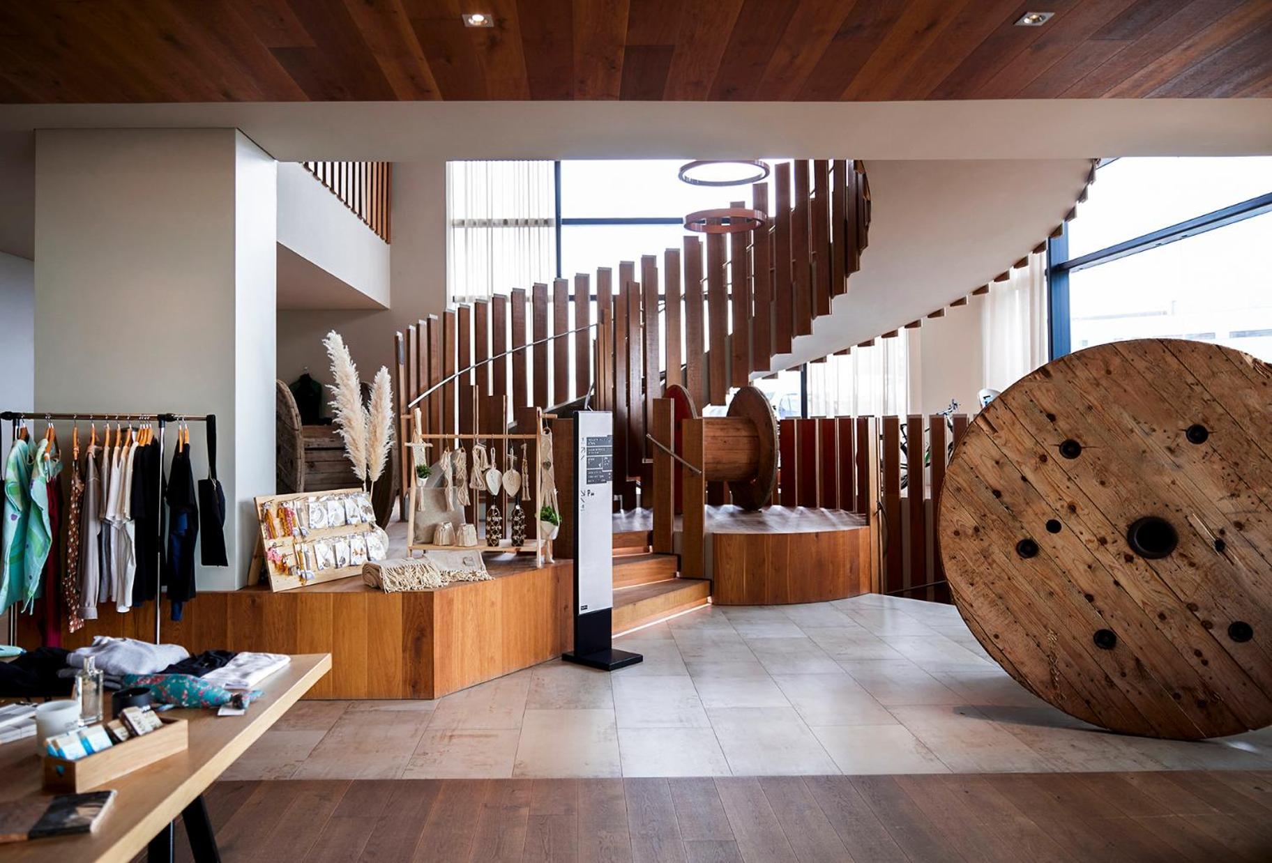 Octant Ponta Delgada Hotel Luaran gambar The interior of the store