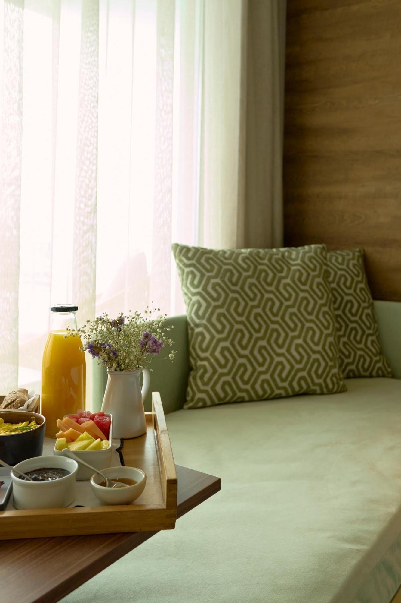 Octant Ponta Delgada Hotel Luaran gambar A throw pillow