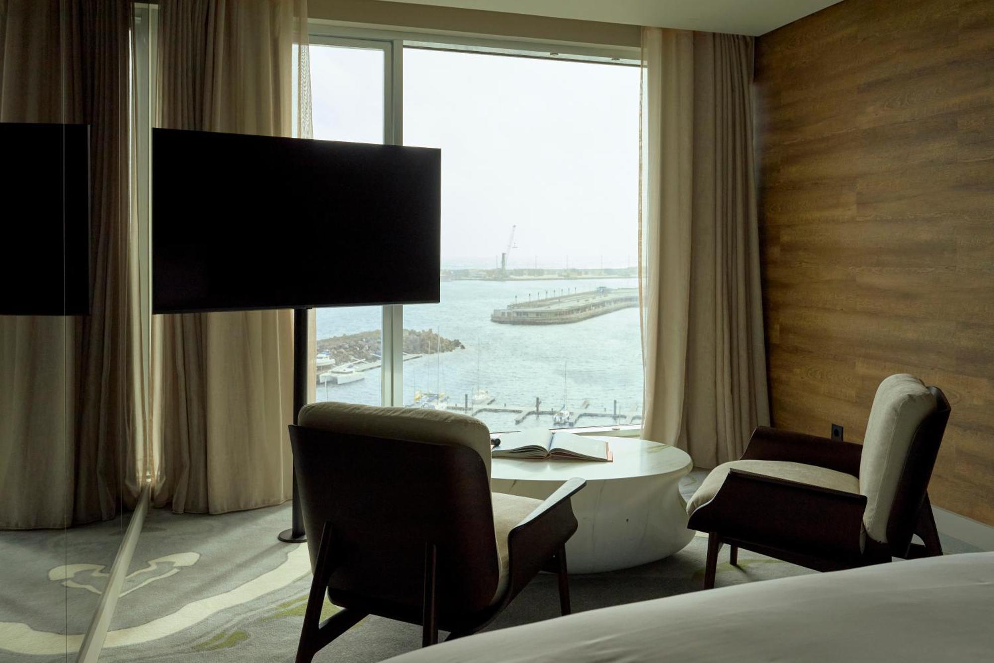 Octant Ponta Delgada Hotel Luaran gambar A room at the hotel