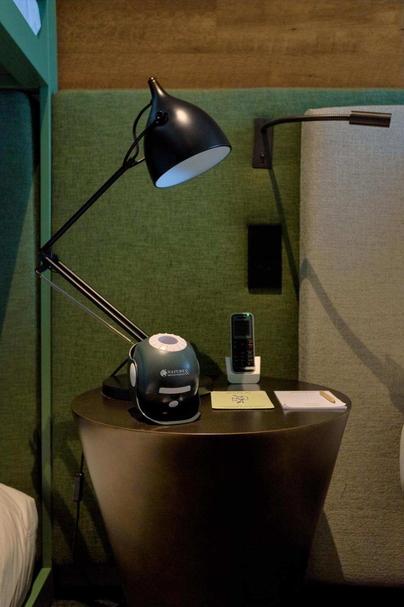 Octant Ponta Delgada Hotel Luaran gambar A humidifier in a hotel room